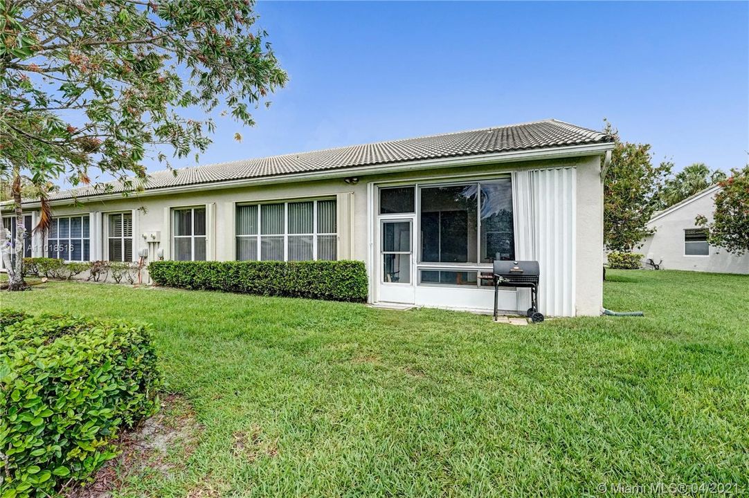 最近售出: $180,000 (3 贝兹, 2 浴室, 1820 平方英尺)