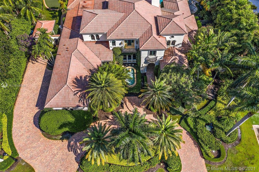 Recently Sold: $4,125,000 (7 beds, 8 baths, 7309 Square Feet)