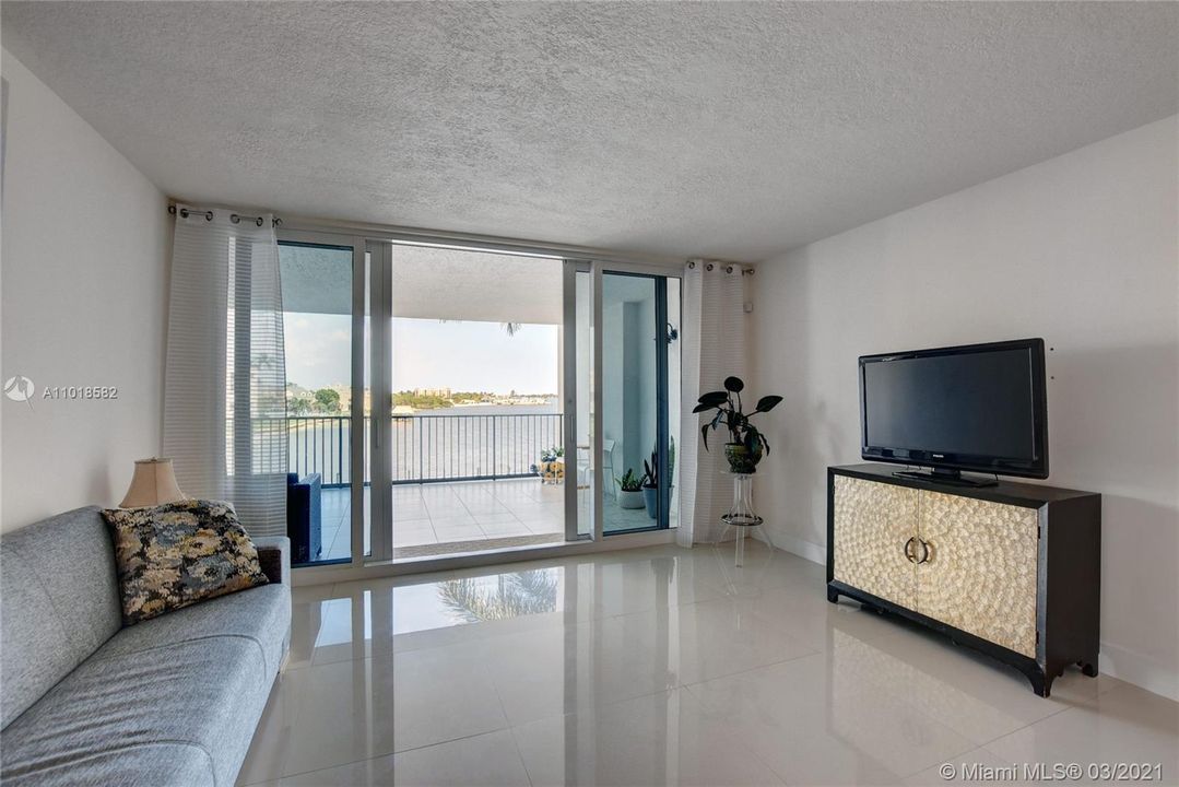 Recently Sold: $530,000 (2 beds, 2 baths, 1742 Square Feet)