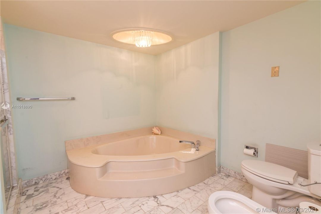 最近售出: $299,000 (2 贝兹, 2 浴室, 0 平方英尺)