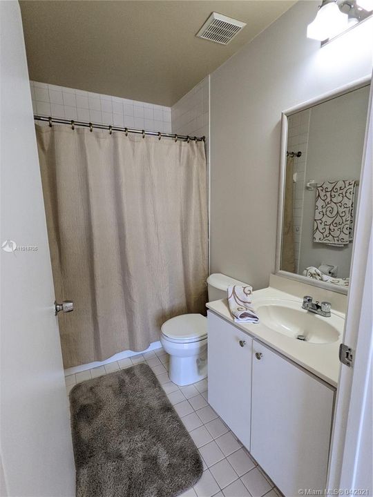 最近租的: $1,550 (2 贝兹, 2 浴室, 840 平方英尺)