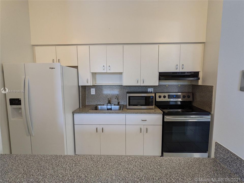 Recently Rented: $1,550 (2 beds, 2 baths, 840 Square Feet)