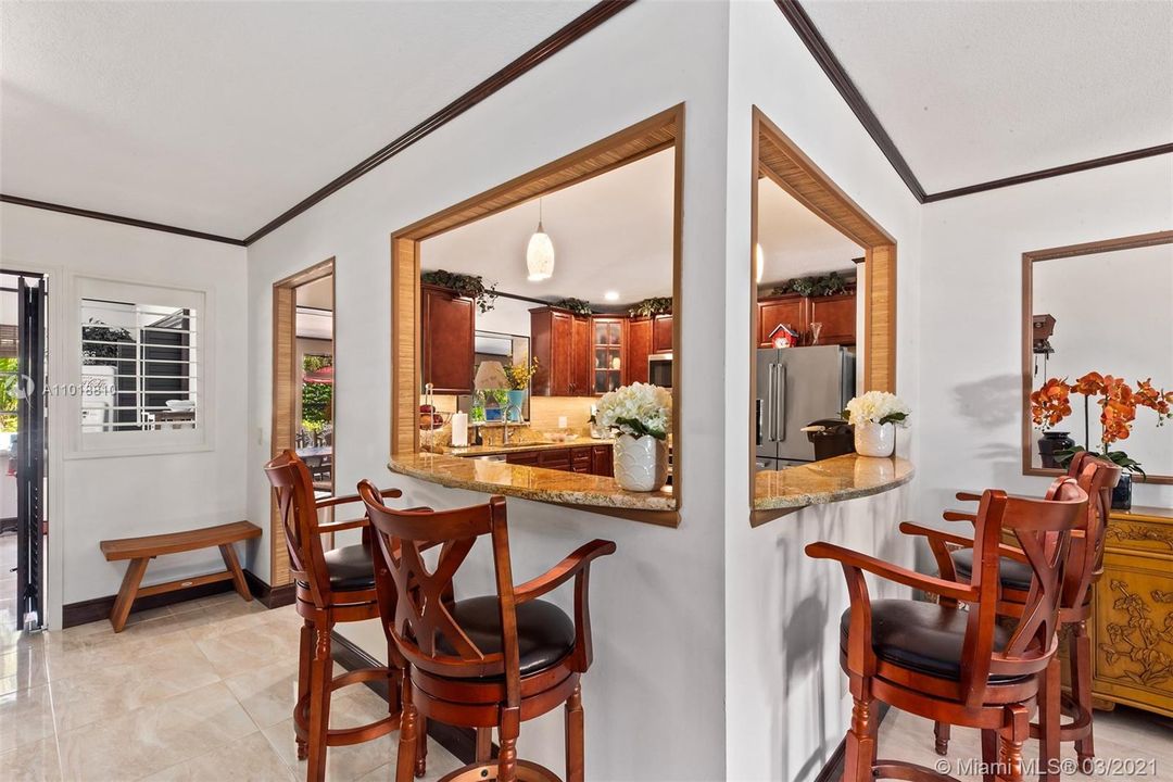 Vendido Recientemente: $849,000 (3 camas, 2 baños, 2018 Pies cuadrados)