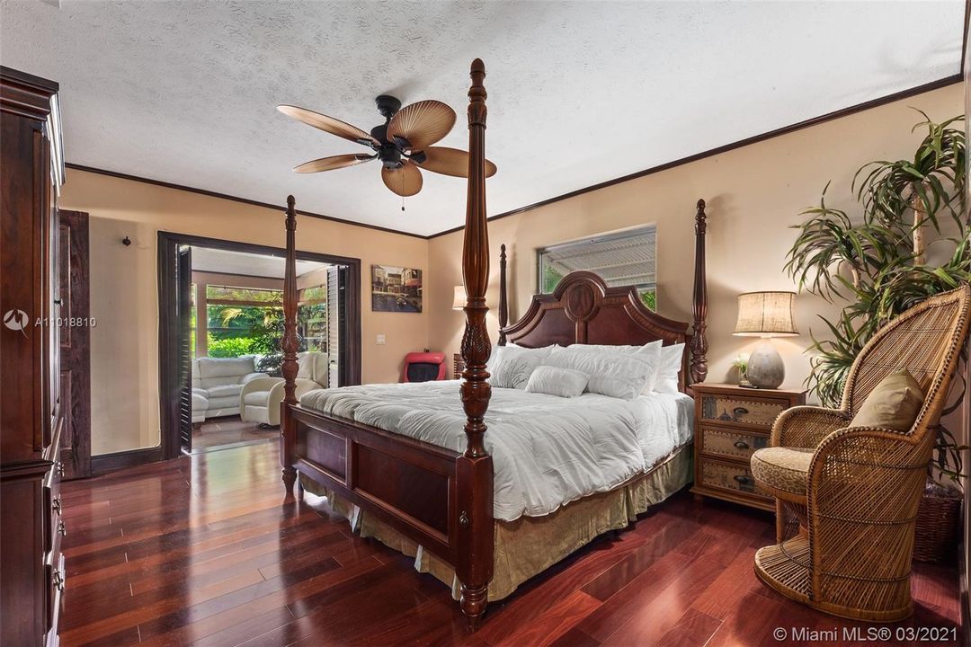 Vendido Recientemente: $849,000 (3 camas, 2 baños, 2018 Pies cuadrados)