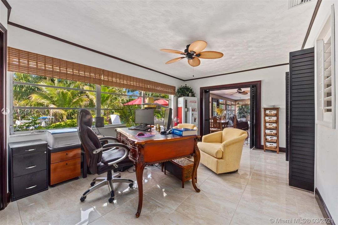 Vendido Recientemente: $849,000 (3 camas, 2 baños, 2018 Pies cuadrados)