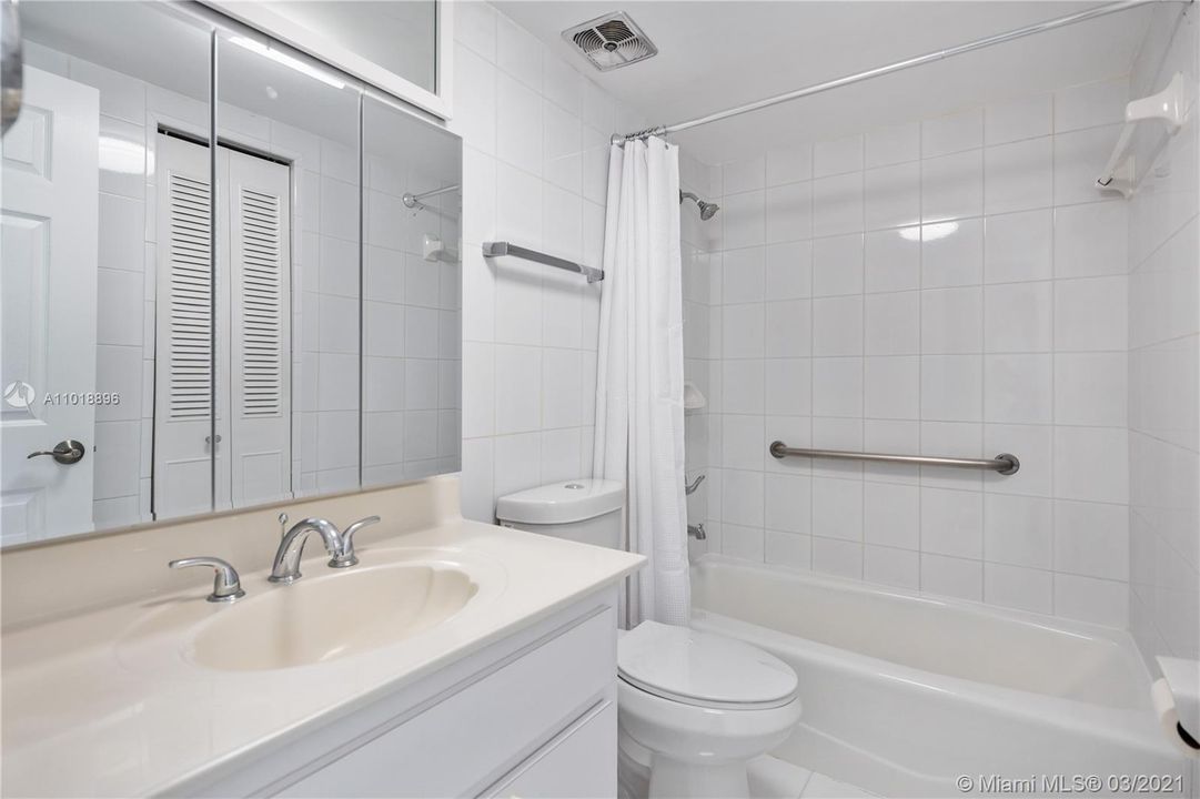 最近租的: $6,800 (4 贝兹, 4 浴室, 2596 平方英尺)