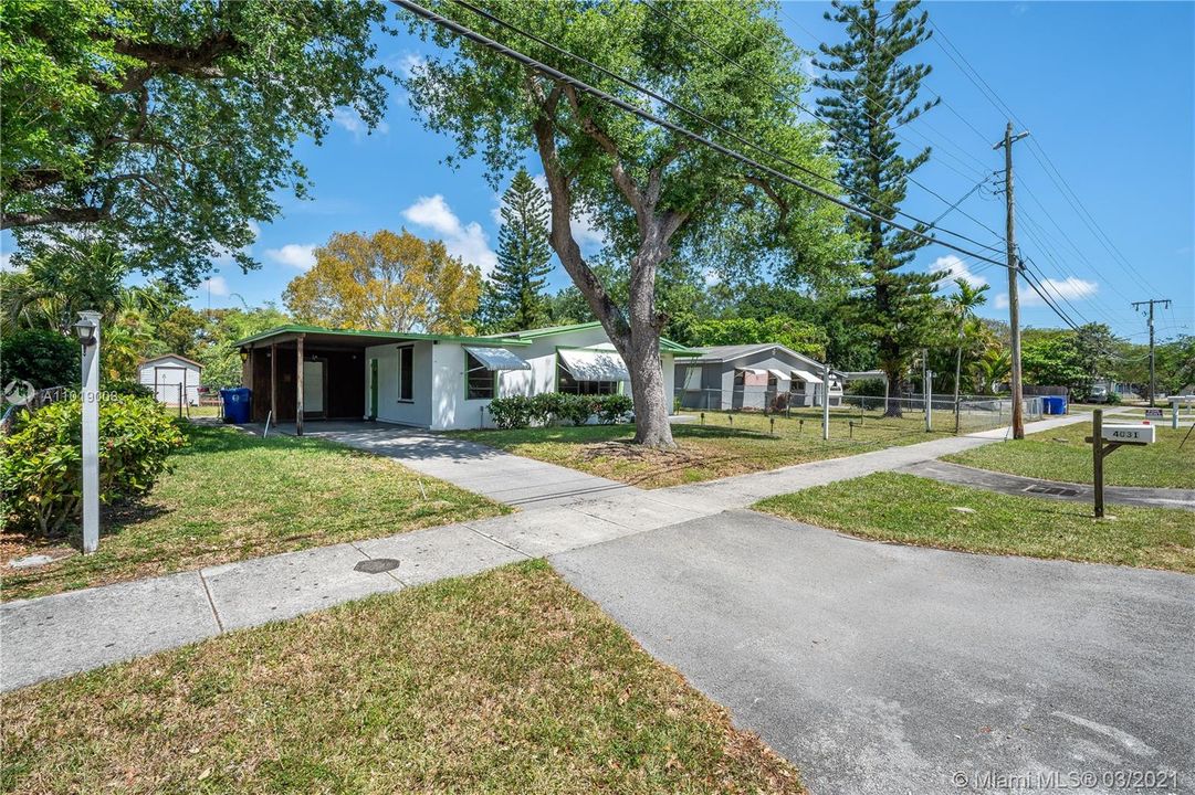 Recently Sold: $338,000 (3 beds, 1 baths, 994 Square Feet)