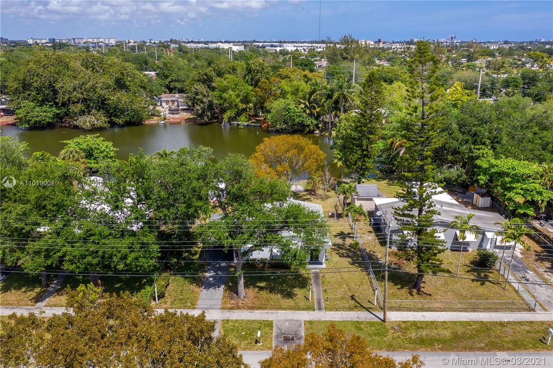 Recently Sold: $338,000 (3 beds, 1 baths, 994 Square Feet)