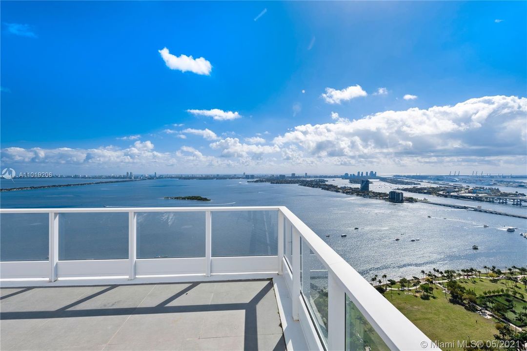 2020 N Bayshore PH3807 - View to the East | Margaret Pace Park