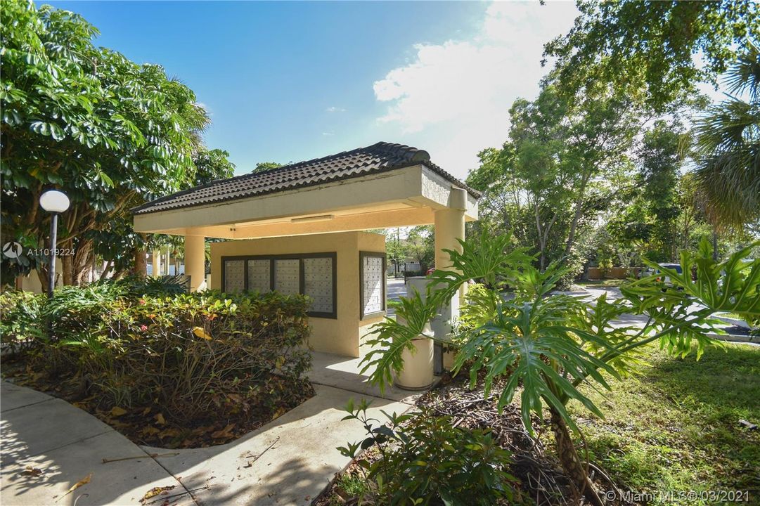 Recently Rented: $1,350 (1 beds, 1 baths, 754 Square Feet)