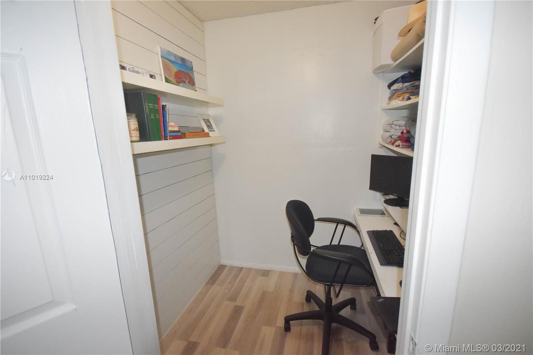 Recently Rented: $1,350 (1 beds, 1 baths, 754 Square Feet)