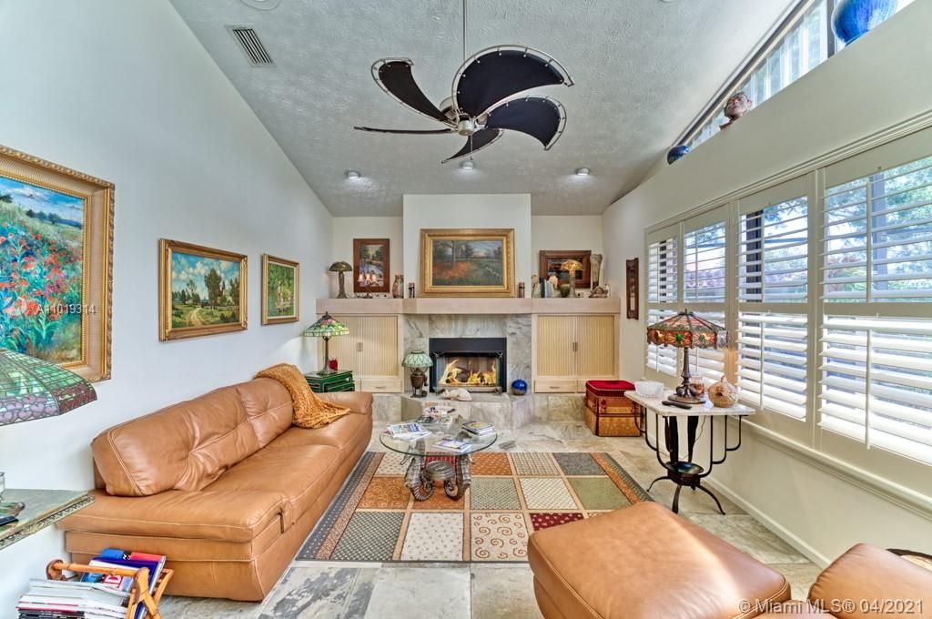 Recently Sold: $569,000 (4 beds, 3 baths, 2612 Square Feet)