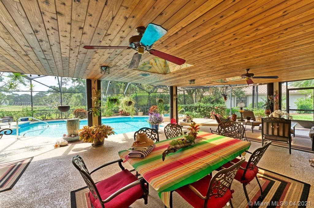 Recently Sold: $569,000 (4 beds, 3 baths, 2612 Square Feet)