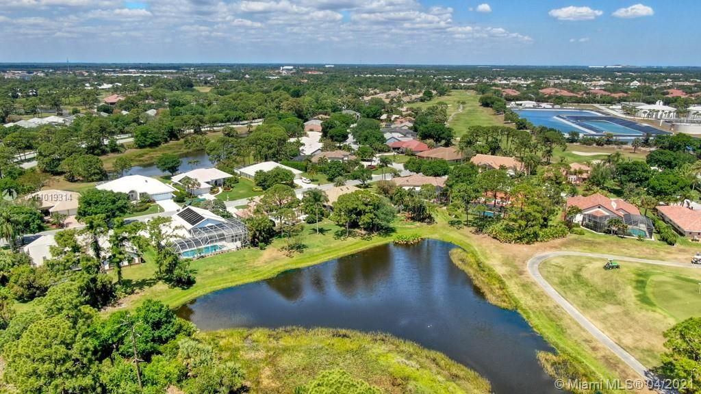 Recently Sold: $569,000 (4 beds, 3 baths, 2612 Square Feet)