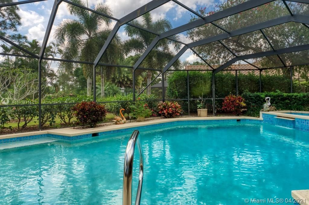 Recently Sold: $569,000 (4 beds, 3 baths, 2612 Square Feet)