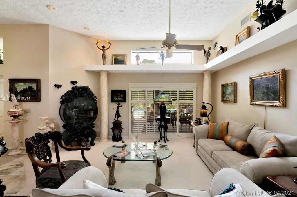 Recently Sold: $569,000 (4 beds, 3 baths, 2612 Square Feet)