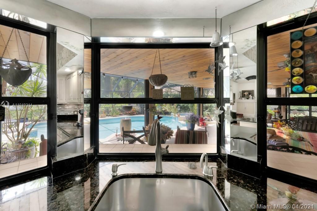 Recently Sold: $569,000 (4 beds, 3 baths, 2612 Square Feet)