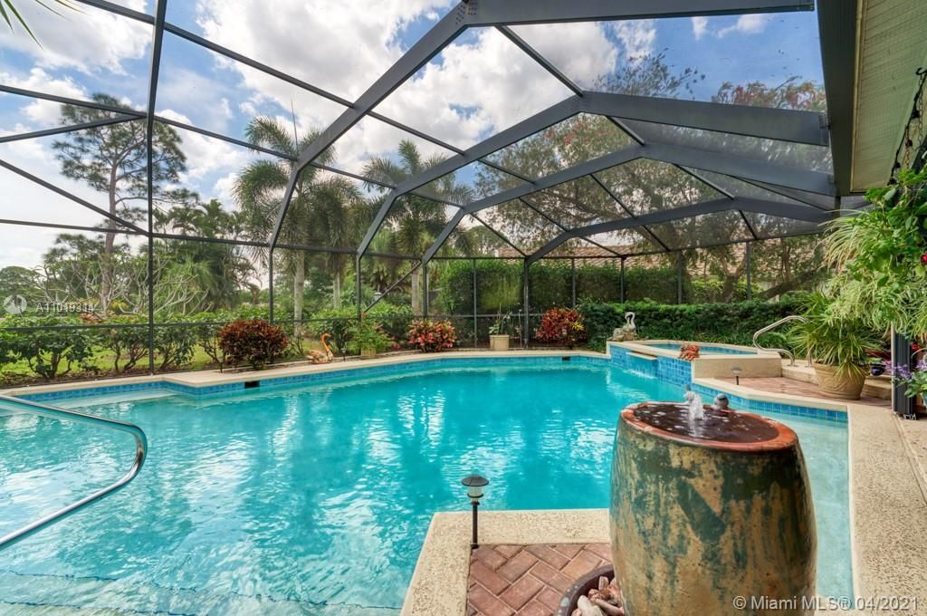 Recently Sold: $569,000 (4 beds, 3 baths, 2612 Square Feet)