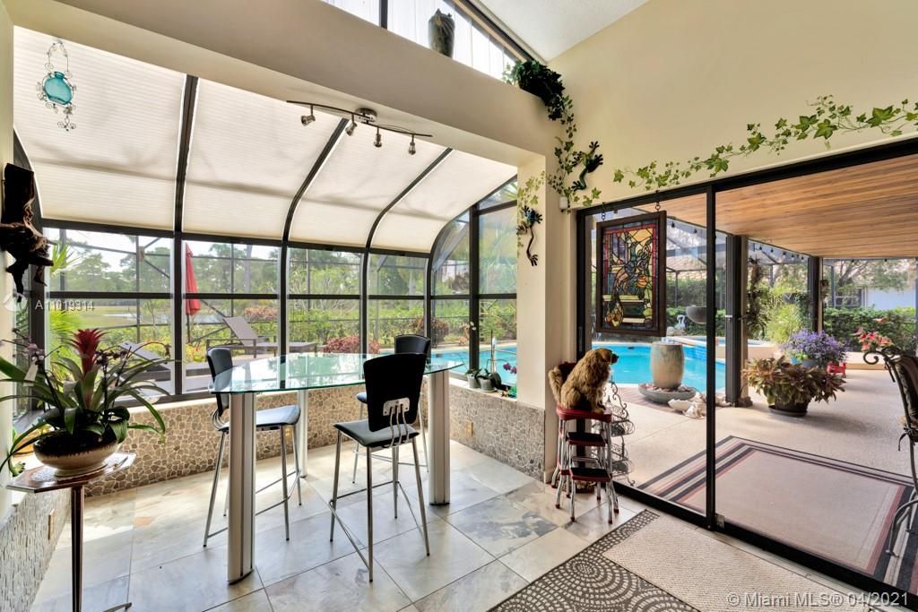 Recently Sold: $569,000 (4 beds, 3 baths, 2612 Square Feet)