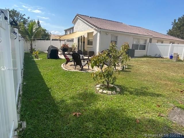 Recently Sold: $359,500 (4 beds, 2 baths, 1577 Square Feet)