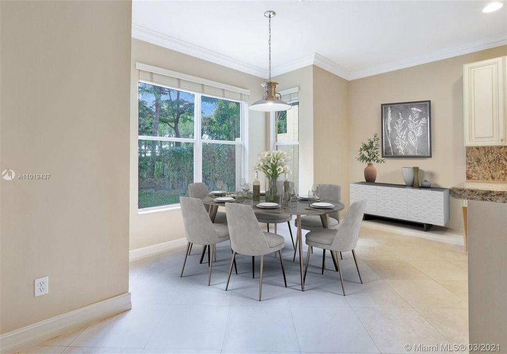 Sit-In Dining Area Virtually Staged