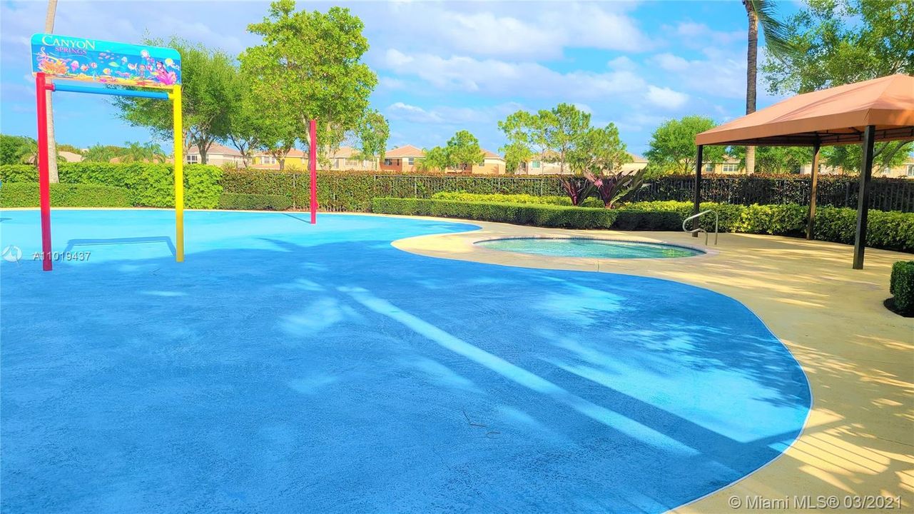 Kids Splash Area and Pool