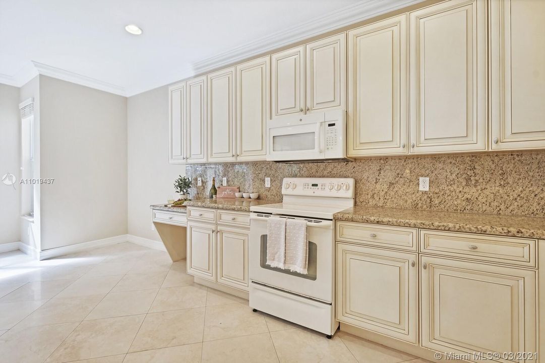 Spacious Kitchen for Additional Buffet