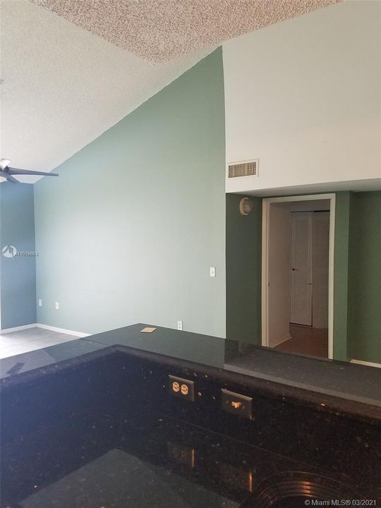 Recently Rented: $1,600 (2 beds, 2 baths, 1076 Square Feet)