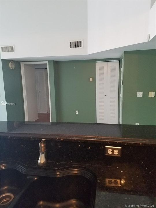 Recently Rented: $1,600 (2 beds, 2 baths, 1076 Square Feet)