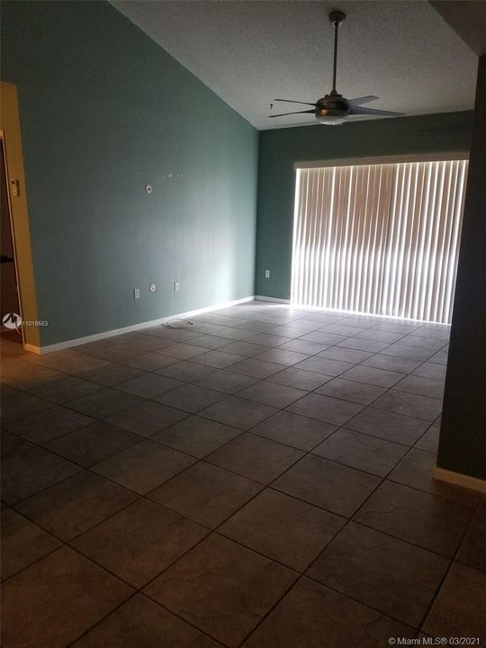 Recently Rented: $1,600 (2 beds, 2 baths, 1076 Square Feet)