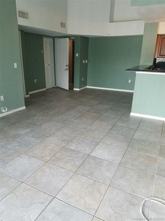 Recently Rented: $1,600 (2 beds, 2 baths, 1076 Square Feet)