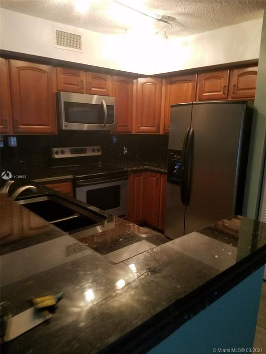 Recently Rented: $1,600 (2 beds, 2 baths, 1076 Square Feet)