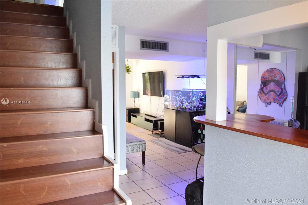 Vendido Recientemente: $149,000 (2 camas, 1 baños, 1000 Pies cuadrados)