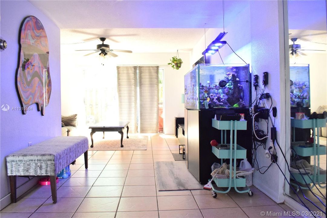 Vendido Recientemente: $149,000 (2 camas, 1 baños, 1000 Pies cuadrados)