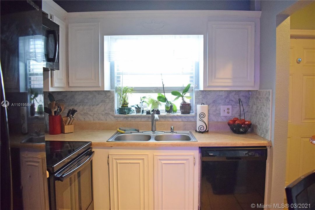 Vendido Recientemente: $149,000 (2 camas, 1 baños, 1000 Pies cuadrados)
