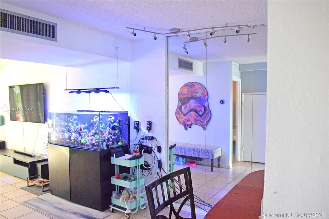 Vendido Recientemente: $149,000 (2 camas, 1 baños, 1000 Pies cuadrados)