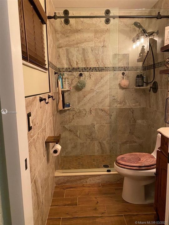 Recently Sold: $282,500 (2 beds, 2 baths, 1160 Square Feet)