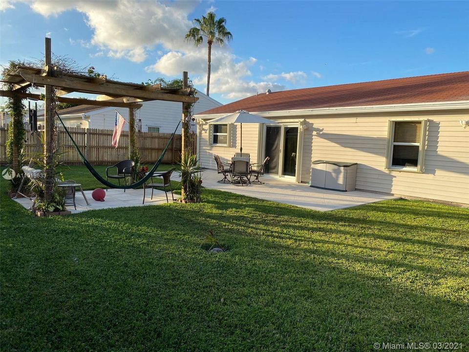 Recently Sold: $282,500 (2 beds, 2 baths, 1160 Square Feet)