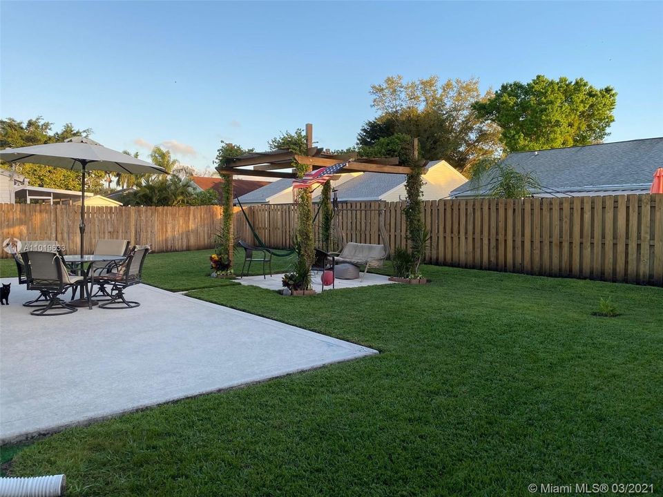 Recently Sold: $282,500 (2 beds, 2 baths, 1160 Square Feet)