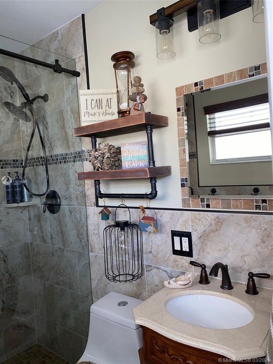 Recently Sold: $282,500 (2 beds, 2 baths, 1160 Square Feet)