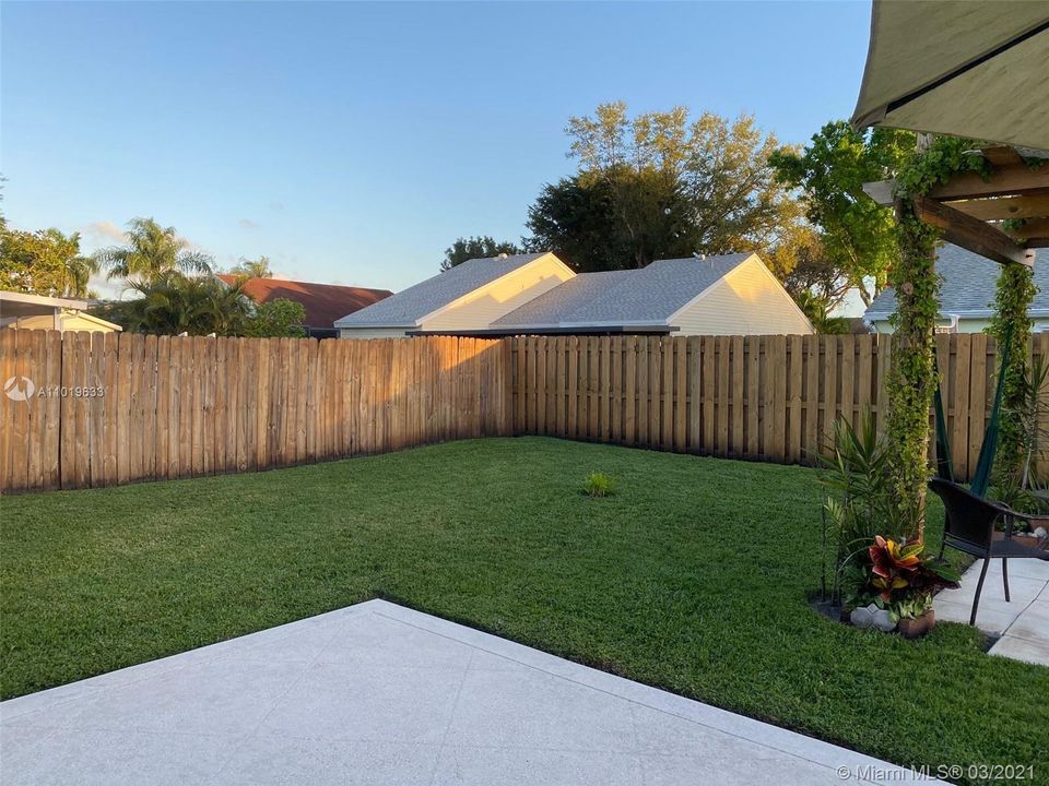 Recently Sold: $282,500 (2 beds, 2 baths, 1160 Square Feet)