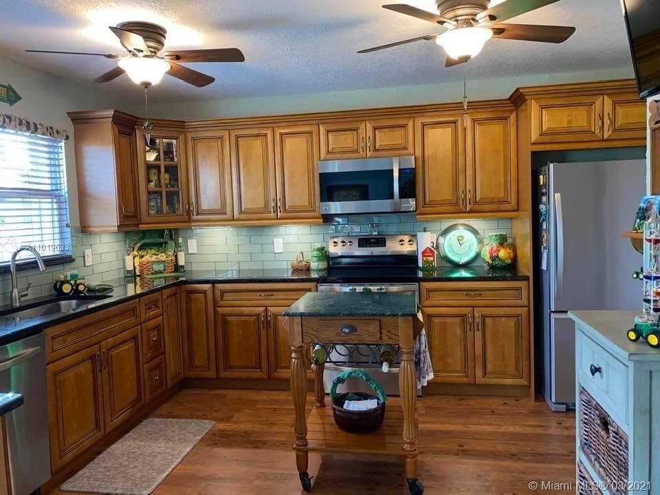 Recently Sold: $282,500 (2 beds, 2 baths, 1160 Square Feet)