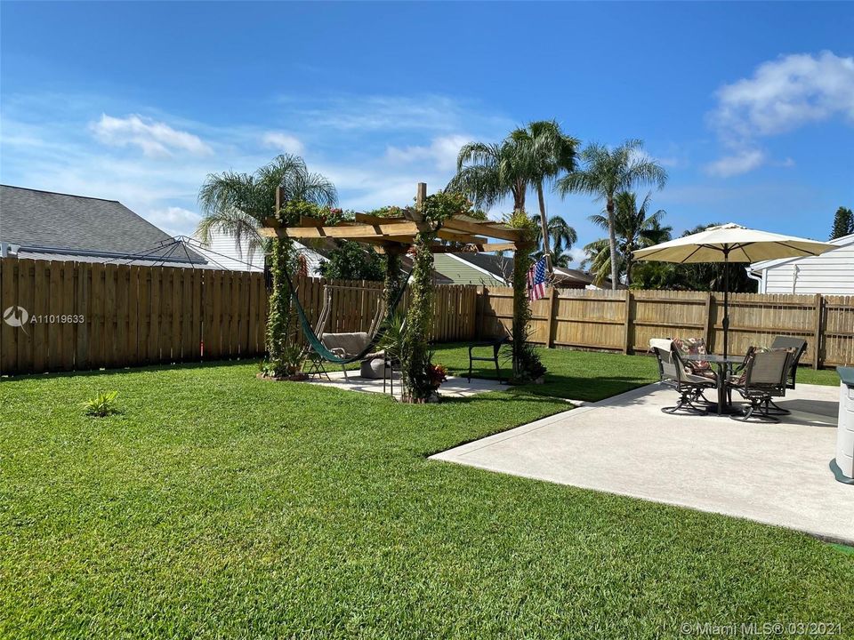 Recently Sold: $282,500 (2 beds, 2 baths, 1160 Square Feet)