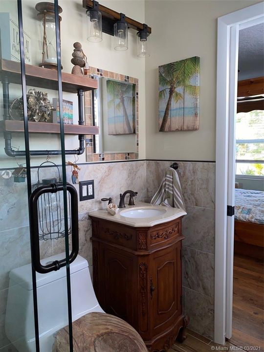 Recently Sold: $282,500 (2 beds, 2 baths, 1160 Square Feet)