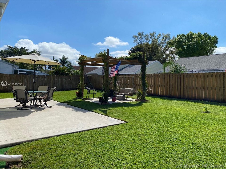 Recently Sold: $282,500 (2 beds, 2 baths, 1160 Square Feet)