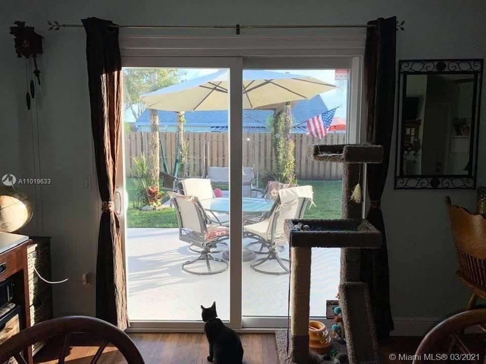 Recently Sold: $282,500 (2 beds, 2 baths, 1160 Square Feet)