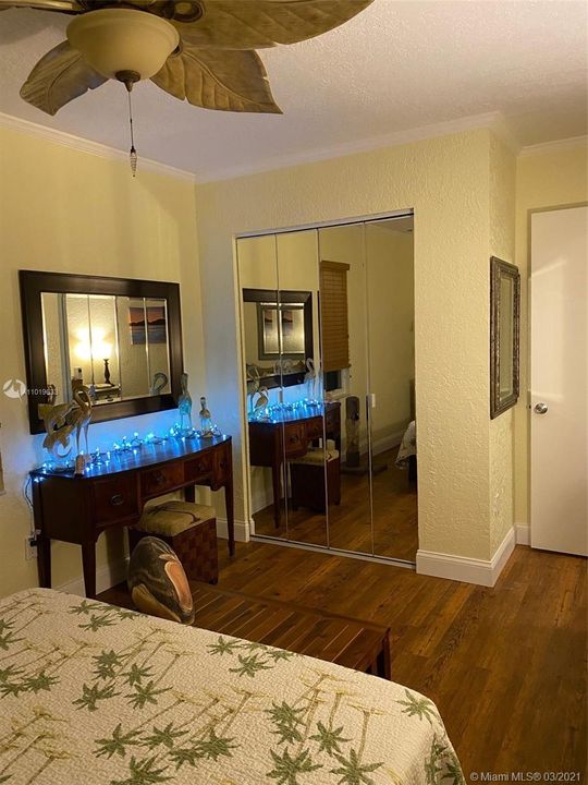 Recently Sold: $282,500 (2 beds, 2 baths, 1160 Square Feet)