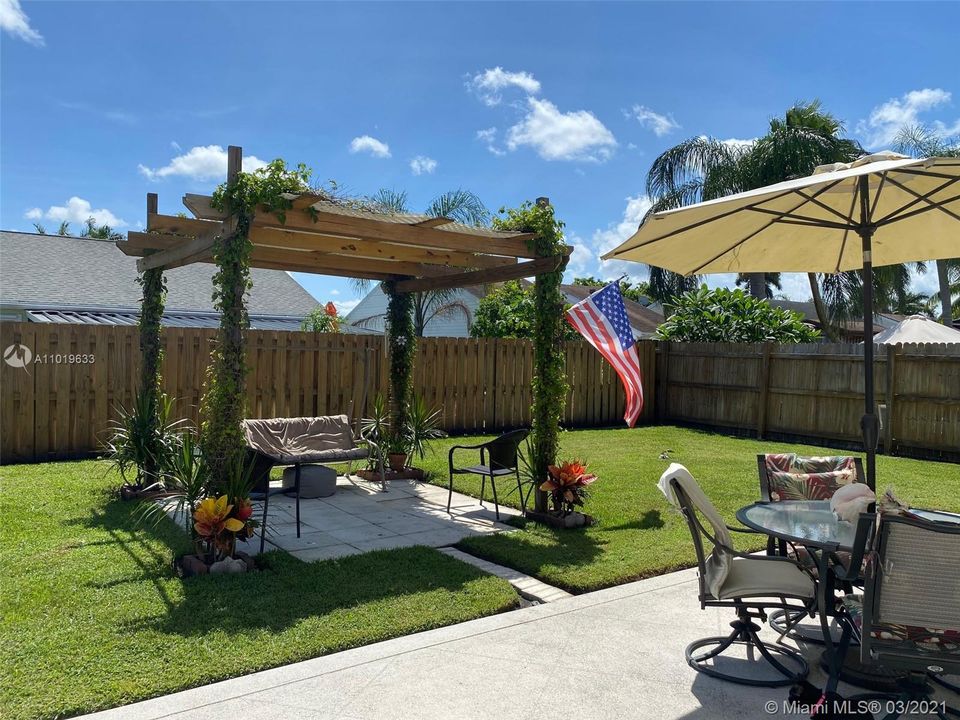 Recently Sold: $282,500 (2 beds, 2 baths, 1160 Square Feet)