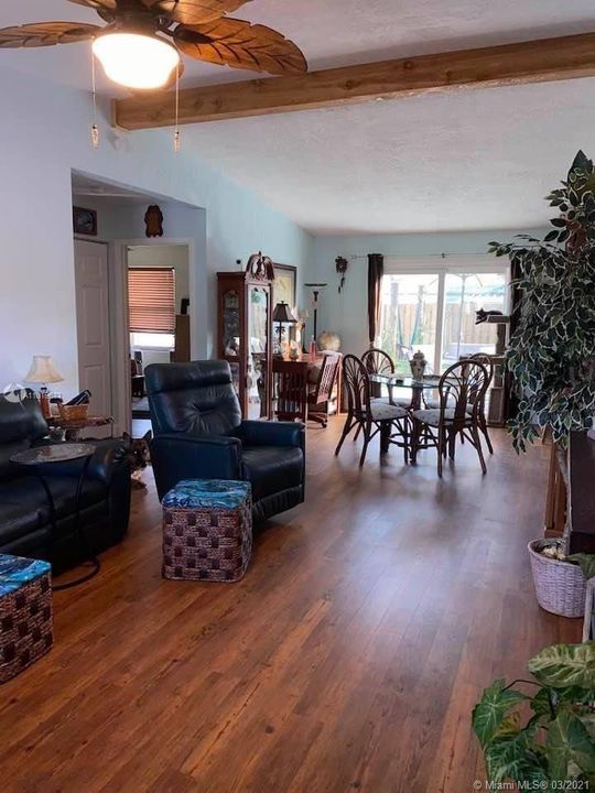 Recently Sold: $282,500 (2 beds, 2 baths, 1160 Square Feet)