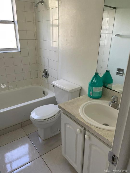 Recently Rented: $1,450 (3 beds, 2 baths, 1167 Square Feet)